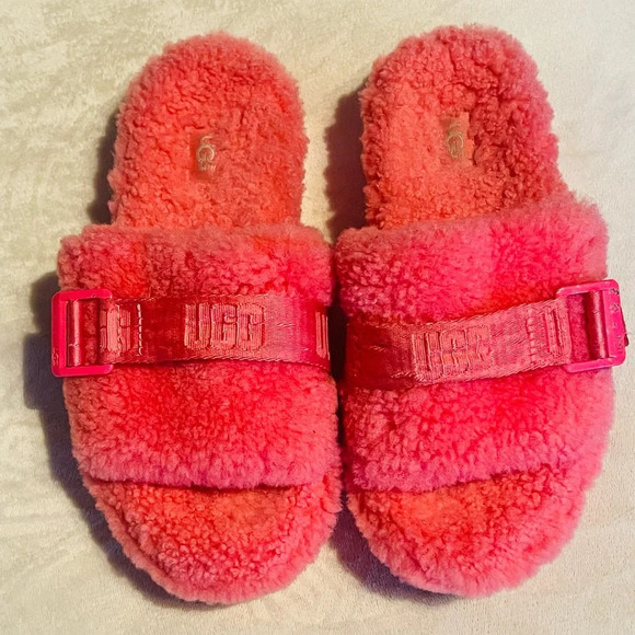 UGG Fluffita Slides. Size 7.  Hot Pink. GUC! SOLD OUT ONLINE - Picture 7 of 12